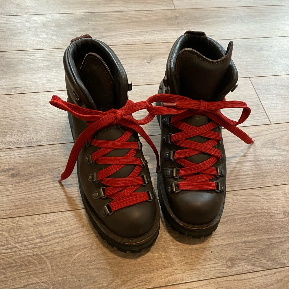 Danner Women’s Mountain Light II